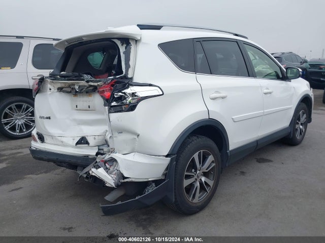 Toyota Rav4 Xle 2017 JTMRFREV5HJ163781 Image 4