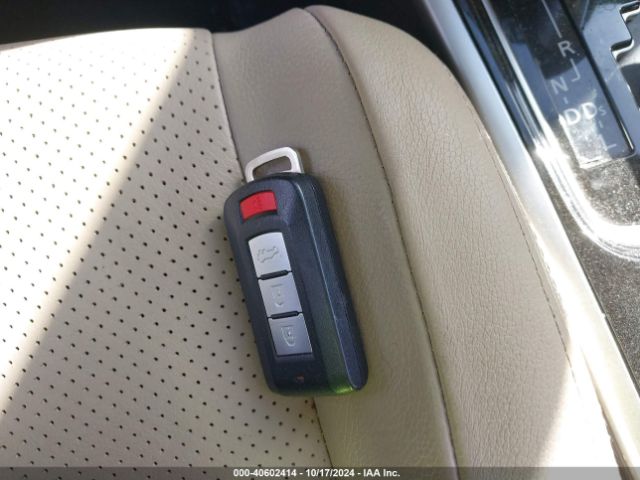 JA4AD3A37JZ055247 Mitsubishi Outlander Sel