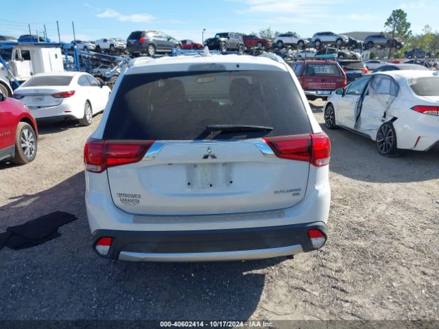 JA4AD3A37JZ055247 Mitsubishi Outlander Sel