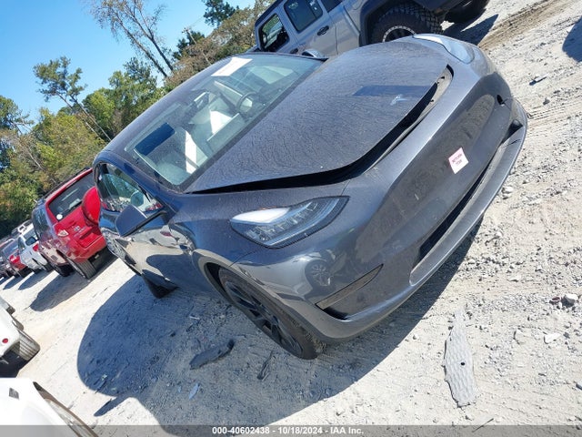 2022 TESLA MODEL Y 7SAYGDEE0NF353599 Photo 0