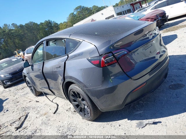 2022 TESLA MODEL Y 7SAYGDEE0NF353599 Photo 2