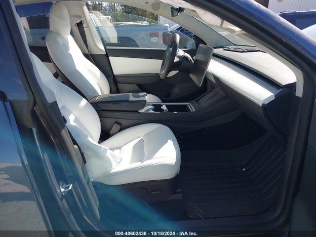 2022 TESLA MODEL Y 7SAYGDEE0NF353599 Photo 4