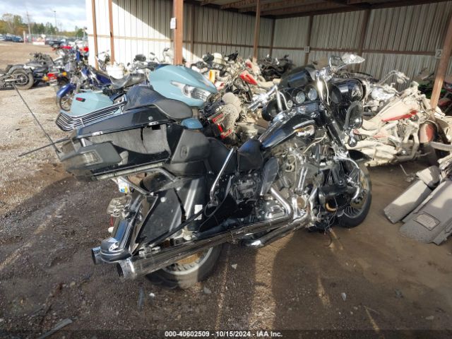2013 HARLEY-DAVIDSON FLHTK 1HD1KEM16DB682387 Photo 3