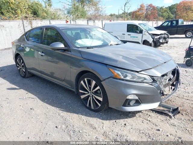 2019 1N4BL4FW1KC129696 main image