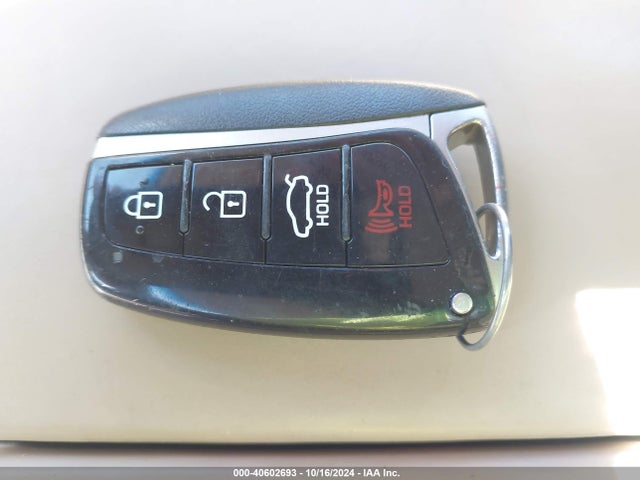 Hyundai Genesis 3.8l 2016 KMHGN4JE0GU139576 Image 11