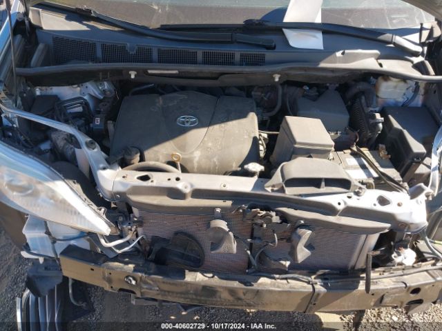 5TDYZ3DC1HS794501 Toyota Sienna Xle 8 Passenger