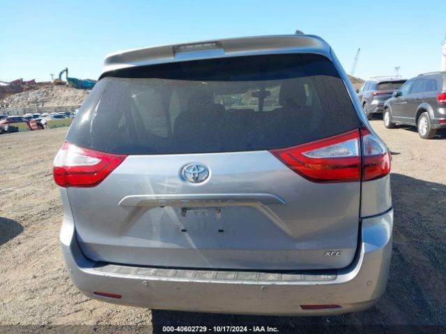 5TDYZ3DC1HS794501 Toyota Sienna Xle 8 Passenger