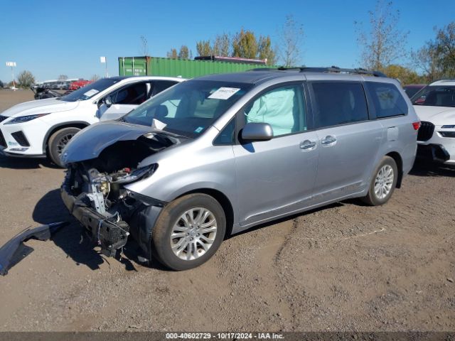 5TDYZ3DC1HS794501 Toyota Sienna Xle 8 Passenger