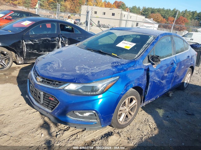 Chevrolet Cruze Lt Auto 2018 1G1BE5SM4J7156891 Image 2