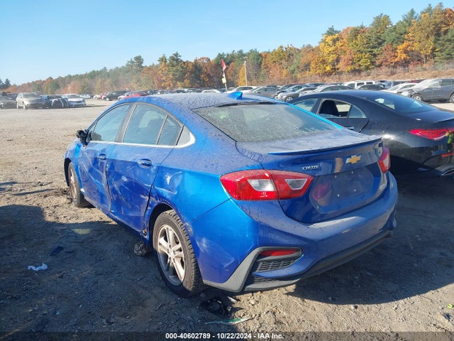 Chevrolet Cruze Lt Auto 2018 1G1BE5SM4J7156891 Image 3