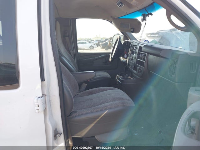 1GAWGRFF7F1108021 Chevrolet Express 2500 Lt