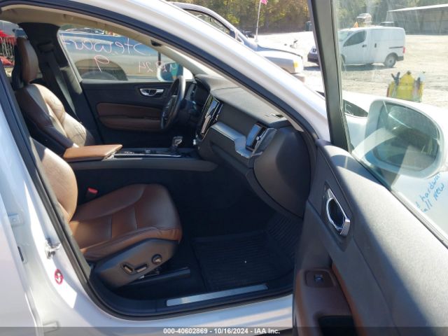 LYV102RKXJB117223 Volvo Xc60 T5 Momentum