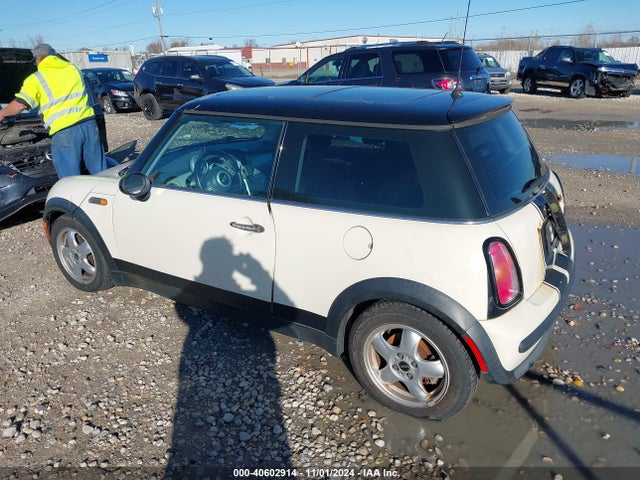 2003 MINI COOPER WMWRC33443TE18157 Photo 2