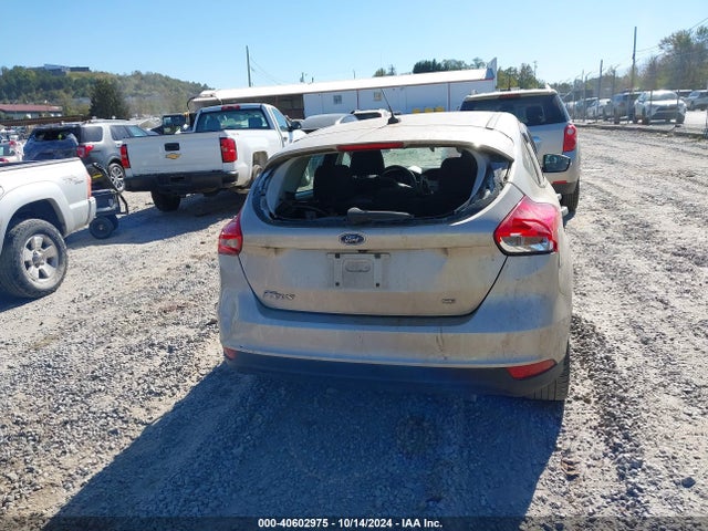 Ford FOCUS SE 2017 1FADP3K28HL208284 Image 16