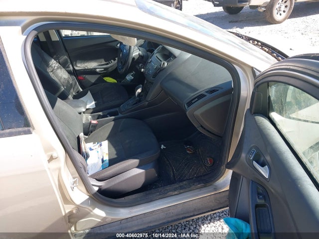 Ford FOCUS SE 2017 1FADP3K28HL208284 Image 5