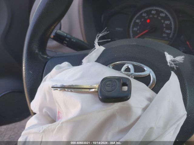 VNKKTUD35FA032156 Toyota YARIS L