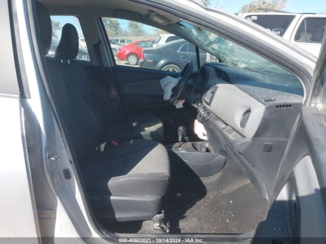 VNKKTUD35FA032156 Toyota YARIS L