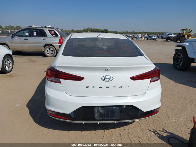 Hyundai ELANTRA SEL 2019 5NPD84LFXKH482242 Image 16