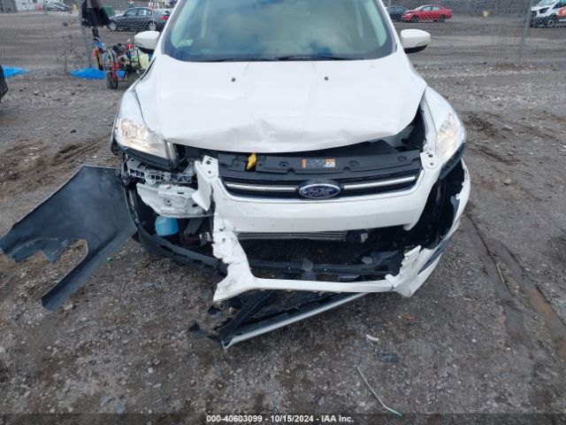 1FMCU9JX7EUB03994 Ford Escape Titanium