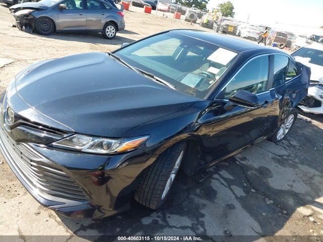 Toyota CAMRY LE 2018 4T1B11HK2JU143345 Image 2