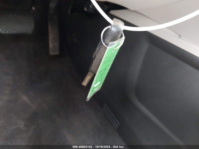 2GNALCEK8G1145848 Chevrolet EQUINOX LT