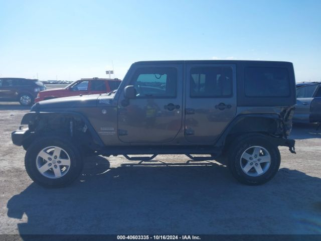 1C4BJWDG5GL167396 Jeep Wrangler Unlimited Sport