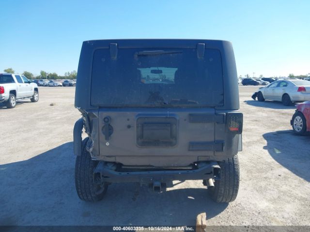 1C4BJWDG5GL167396 Jeep Wrangler Unlimited Sport