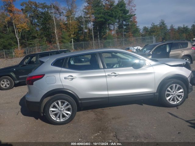 JN1BJ1CR2HW126975 Nissan Rogue Sport S