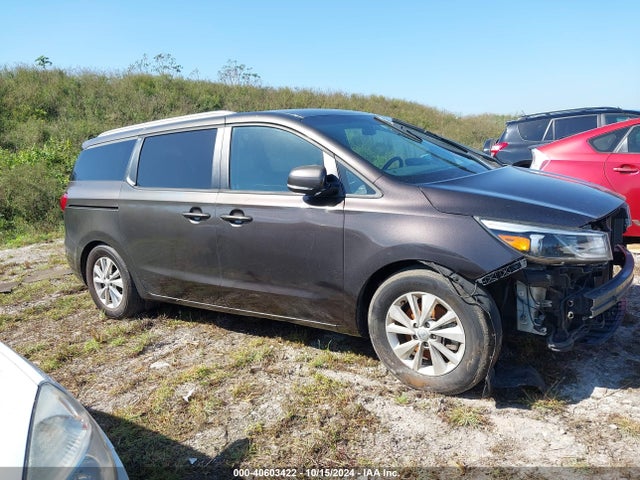 KIA SEDONA LX 2017 KNDMB5C13H6314585 Image 13