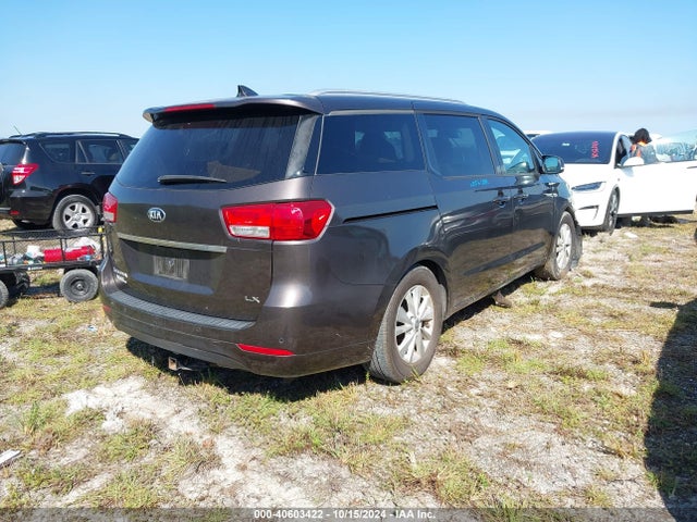 KIA SEDONA LX 2017 KNDMB5C13H6314585 Image 4