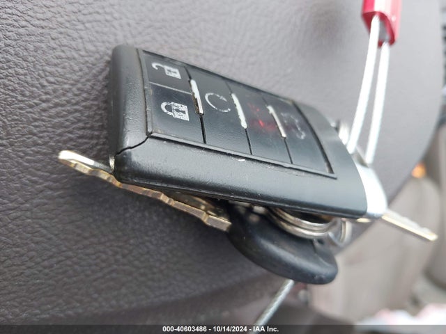 2011 CADILLAC DTS 1G6KD5E6XBU121382 Photo 10