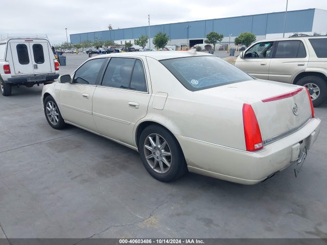 2011 CADILLAC DTS 1G6KD5E6XBU121382 Photo 2