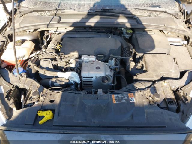 1FADP3KE4FL217555 Ford FOCUS SE