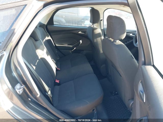 1FADP3KE4FL217555 Ford FOCUS SE