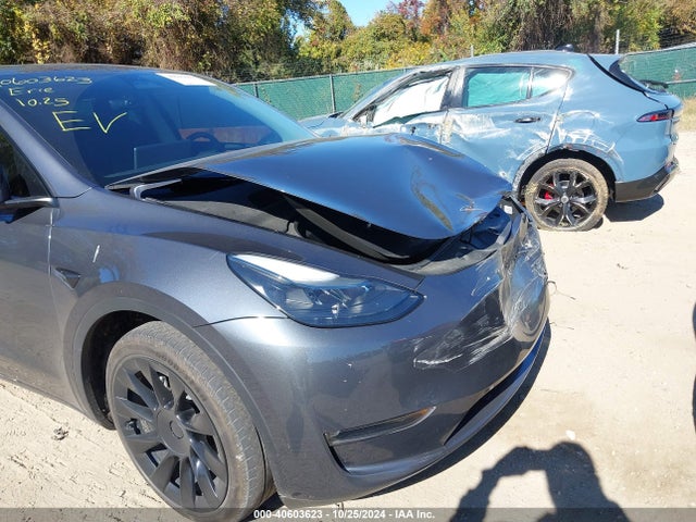 Tesla Model Y 2023 7SAYGAEE8PF589368 Image 18