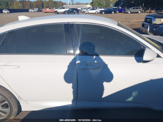Honda ACCORD LX 2018 1HGCV1F11JA067529 Image 13