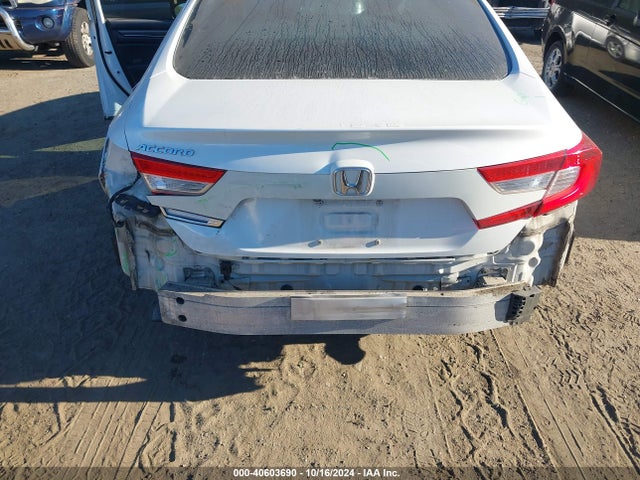 Honda ACCORD LX 2018 1HGCV1F11JA067529 Image 17