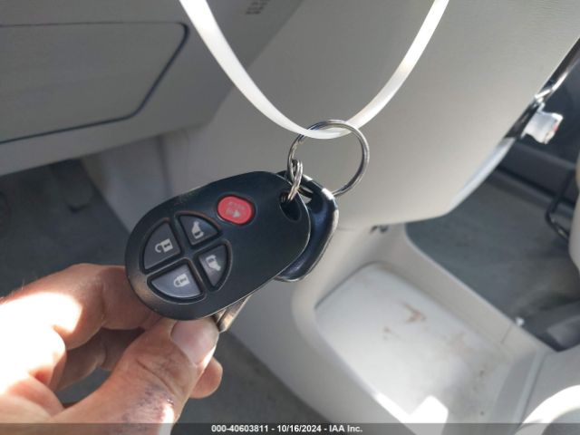 5TDKK3DC8ES452971 Toyota Sienna Le V6 8 Passenger