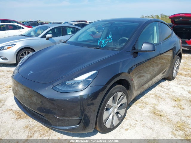 2024 TESLA MODEL Y 7SAYGDED7RF040790 Photo 1