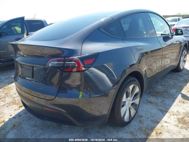 2024 TESLA MODEL Y 7SAYGDED7RF040790 Photo 3