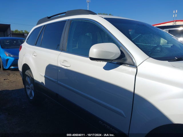 Subaru Outback 2.5i Limited 2014 4S4BRBKCXE3247187 Image 14