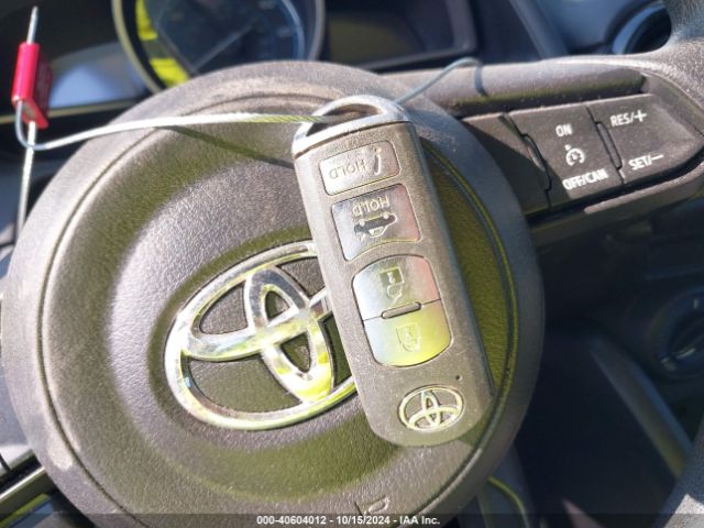 3MYDLBYV1KY500294 Toyota YARIS L