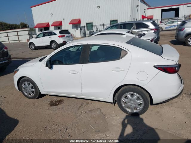 3MYDLBYV1KY500294 Toyota YARIS L