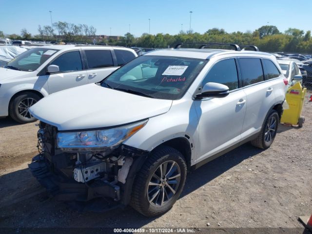 2019 TOYOTA HIGHLANDER 5TDKZRFH9KS369472 Photo 1