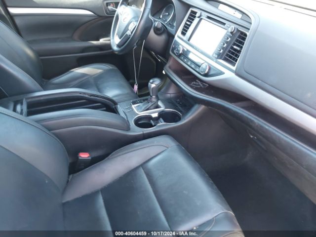 2019 TOYOTA HIGHLANDER 5TDKZRFH9KS369472 Photo 4