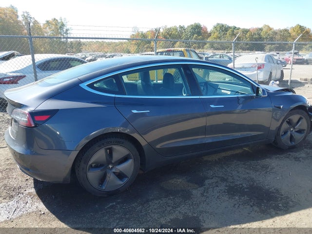Tesla Model 3 Long Range/performance 2019 5YJ3E1EB8KF510339 Image 13