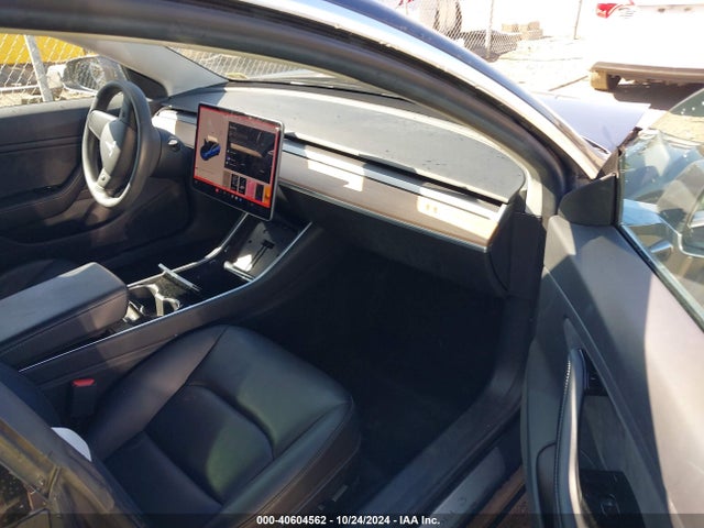 2019 TESLA MODEL 3 5YJ3E1EB8KF510339 Photo 4