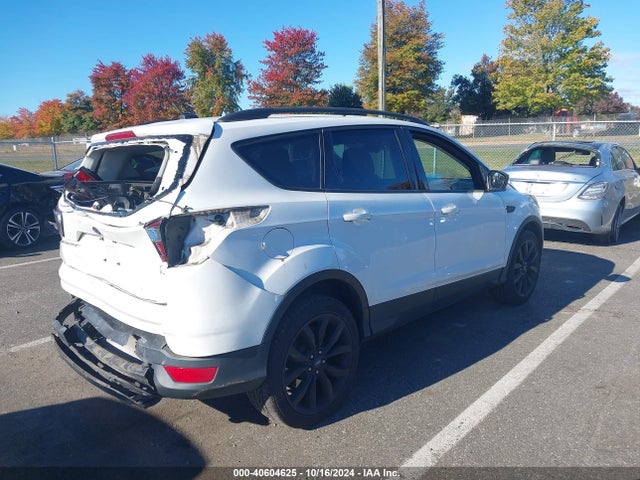 Ford ESCAPE SE 2017 1FMCU9GD1HUB94181 Image 4