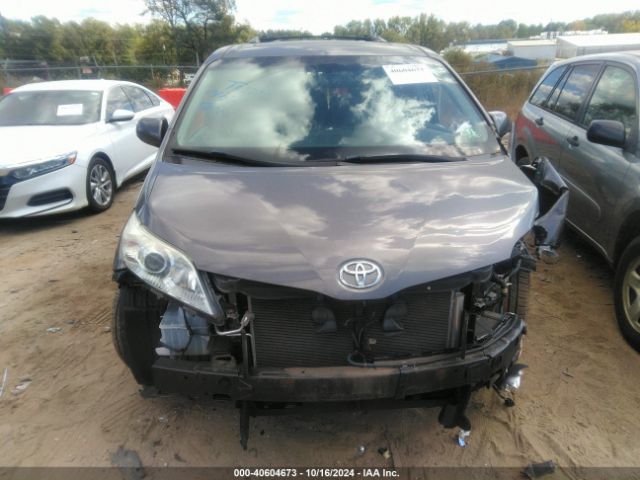 5TDYZ3DC4HS792855 Toyota Sienna Xle 8 Passenger