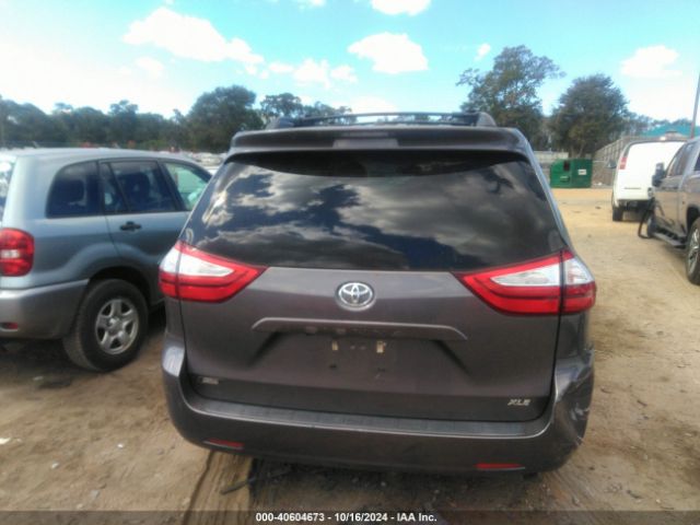5TDYZ3DC4HS792855 Toyota Sienna Xle 8 Passenger